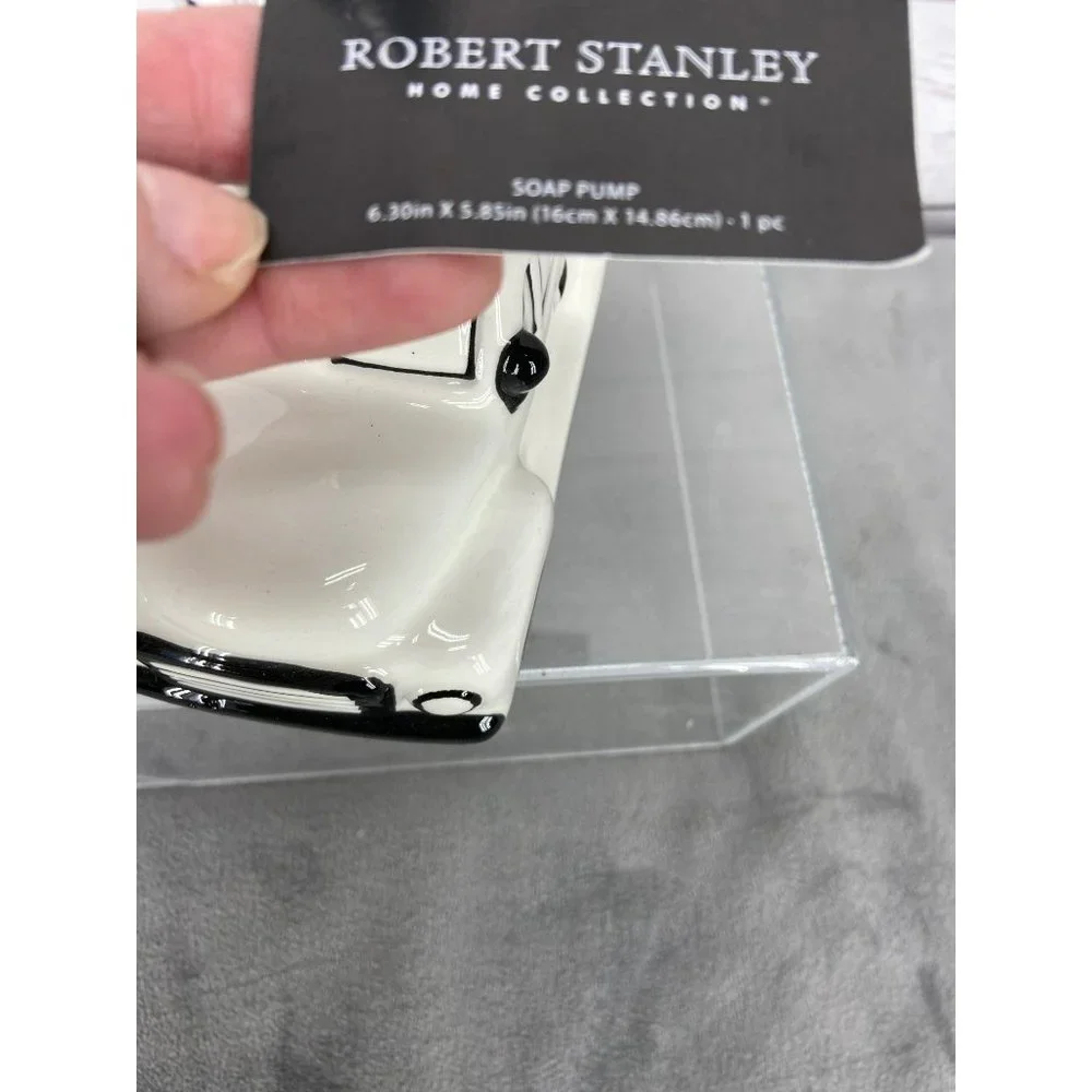Robert Stanley Home Collection Christmas White Truck Soap‎ Pump